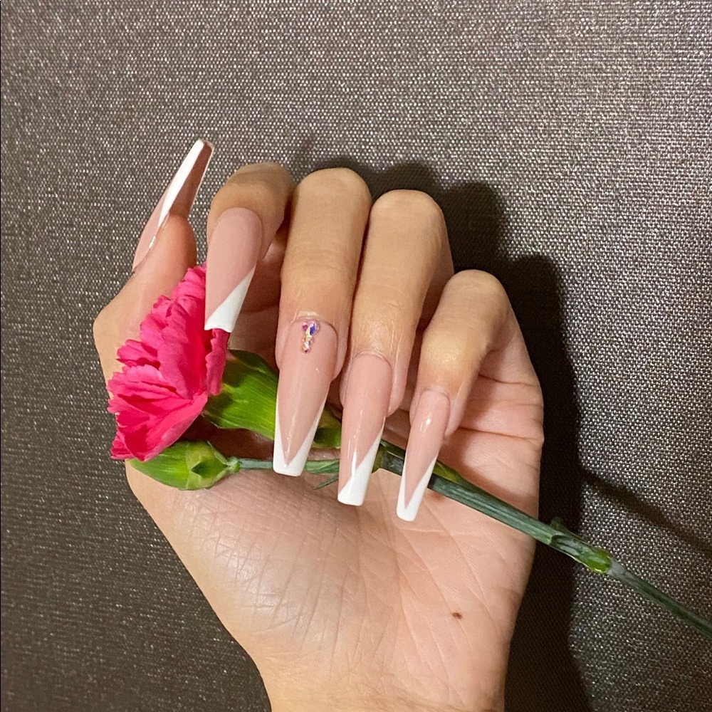 Press on Nails Square along Nude White
Diamond AB Crystal Diagonal French Tip